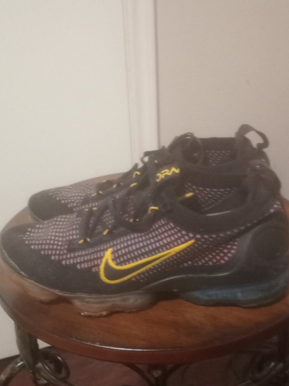 Nike Air VaporMax 2021 Flyknit Black University Gold DV2118-001 Mens Size 9 - Picture 10 of 12